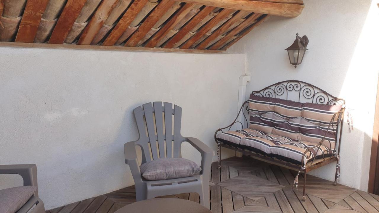 L'Angelus, Gite De Charme Au Coeur Du Vieux Village De Sablet Exterior photo